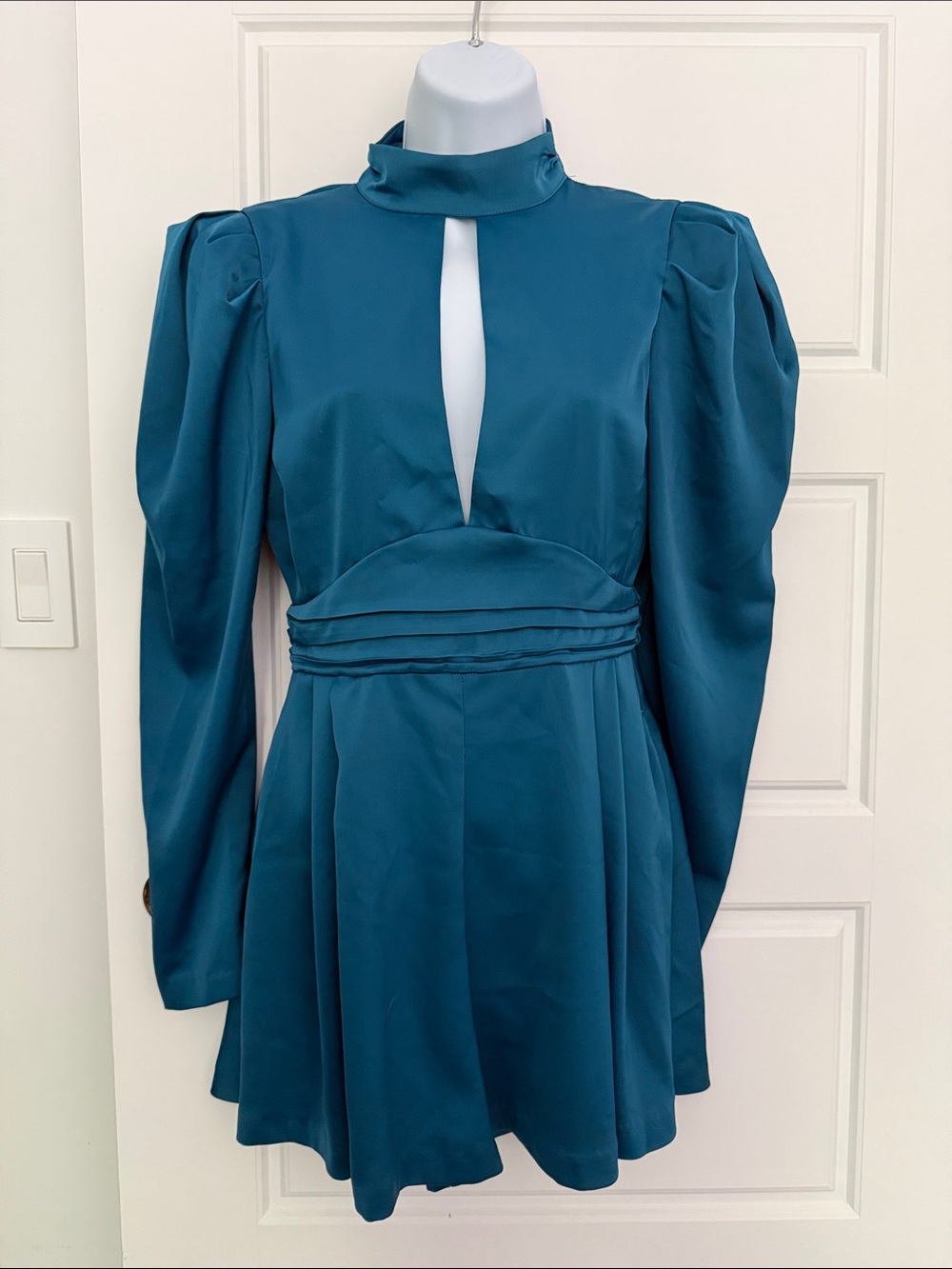 Dynamite Teal Keyhole Puff-Sleeve Jumpsuit Romper